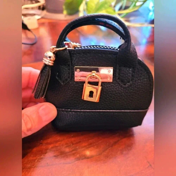 Miniature handbag charms You get one - Picture 10 of 15